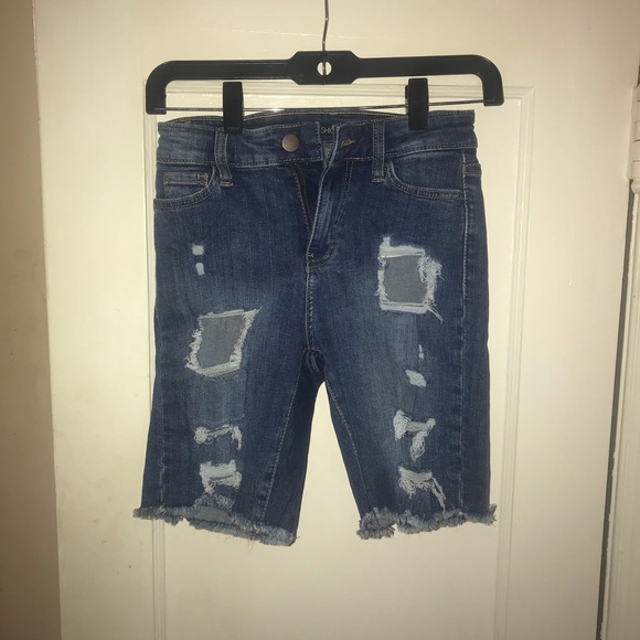 Distressed shorts - Picture 1 of 2